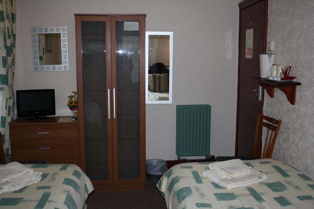 Sunset Blackpool Room photo