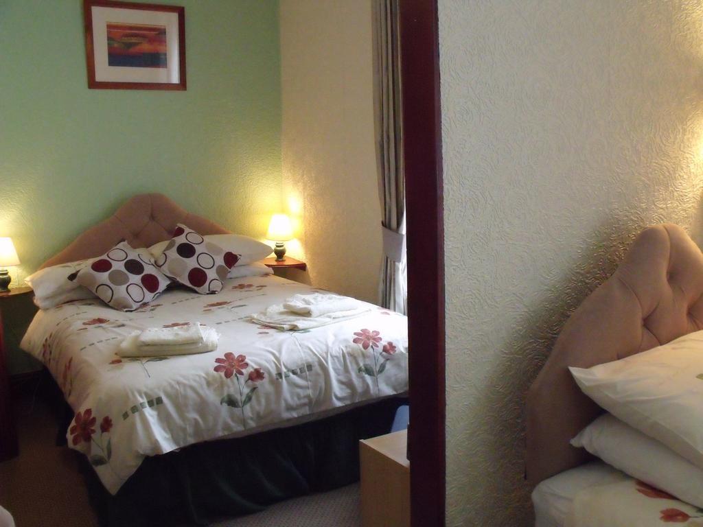 Sunset Blackpool Room photo